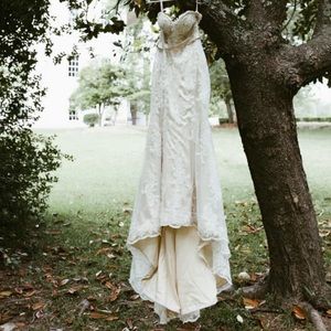 Gorgeous wedding dress in EUC